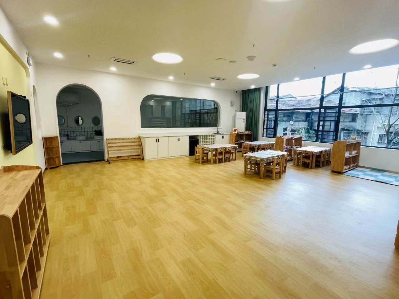 幼兒園PVC地膠.jpg