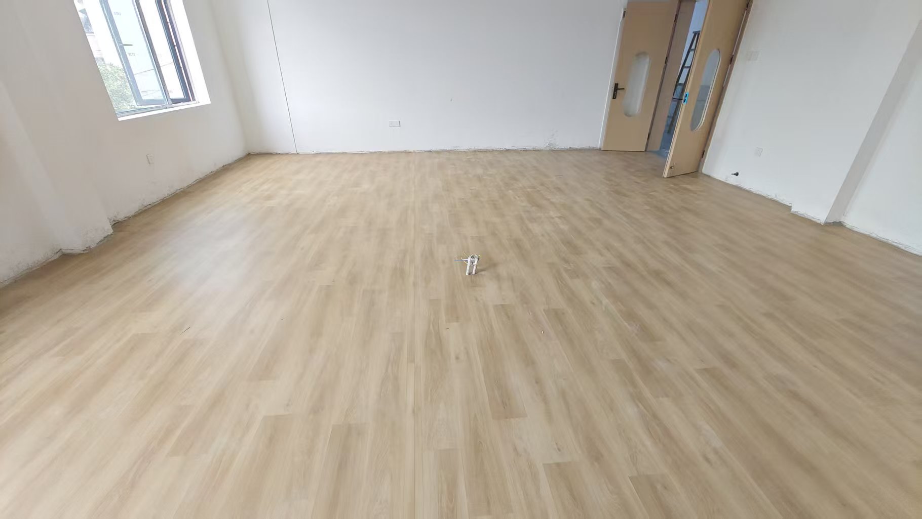 湘鄉(xiāng)市湘鋁社區(qū)某托管所PVC塑膠地板工程案例展示封面